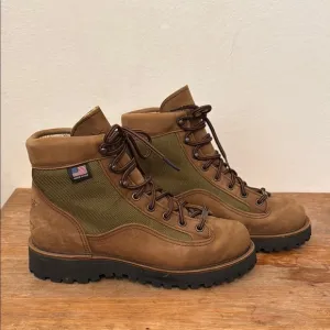 Danner Light II - Women’s Size 7 - Brown - Worn Once
