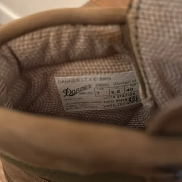 Danner Light II - Women’s Size 7 - Brown - Worn Once