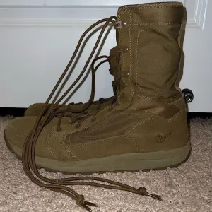 Danner Tachyon 8” Coyote Men’s Boots Size 13