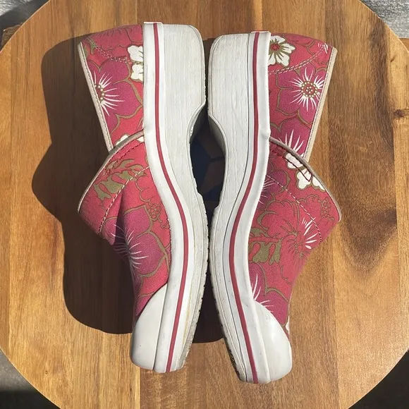 Dansko Women’s Vegan Volley Hawaiian Floral Canvas Clogs Size 41