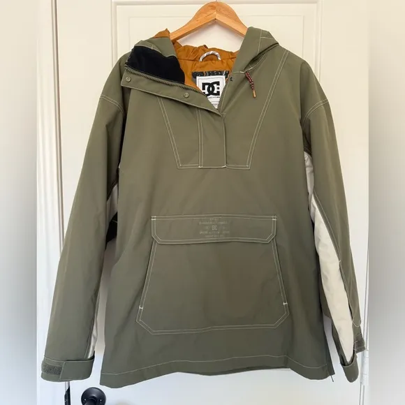 DC Shoes WOMEN'S SAVVY 10K INSULATED SNOWBOARD ANORAK JACKET Medium