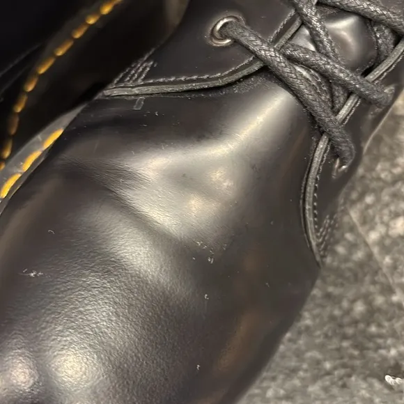 Dr. Martens Jadon Smooth Leather Platform Black Boots – Men’s 10 / Women’s 11