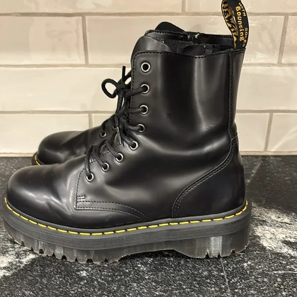 Dr. Martens Jadon Smooth Leather Platform Black Boots – Men’s 10 / Women’s 11