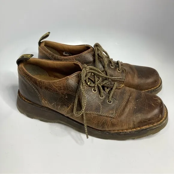 Dr. Martens Lachlan shoes leather size 12