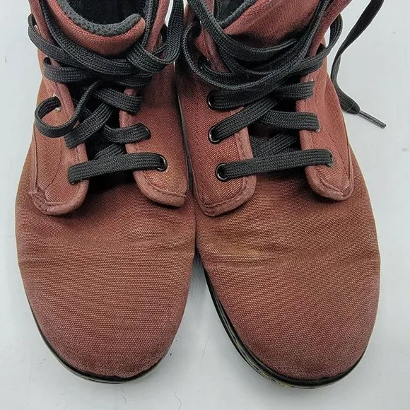 Dr. Martens Shoreditch Cherry Red Maroon Canvas Boots Shoes Womens Size 9