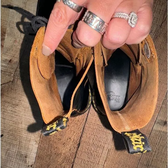 Dr. Martens Leona Vintage Smooth Leather COMFY Heeled Boots 8