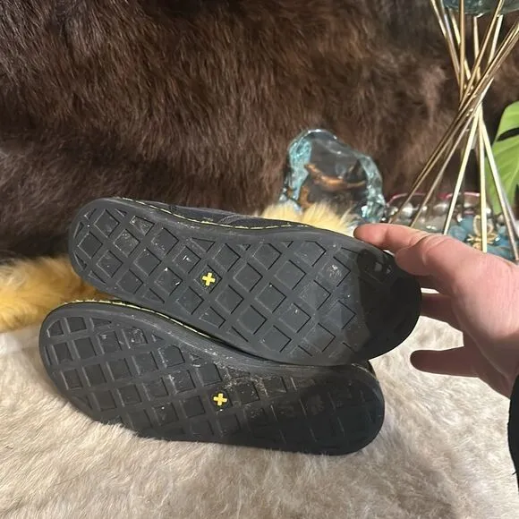 Dr. Martins shoes 6 (4100)