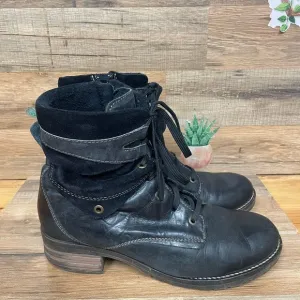 Dromedaris Kara Black Leather Ankle Boots lace up moto military women’s 41