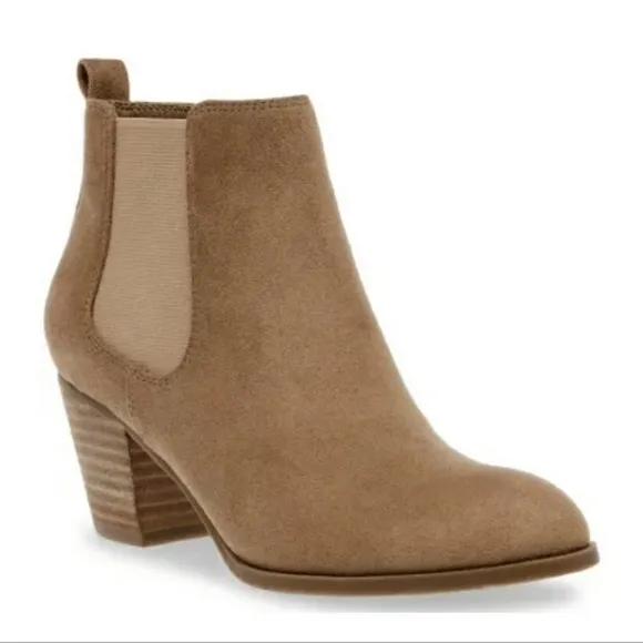 DV By Dolce Vita Collyns Short Bootie Ankle Boot Faux Suede Stone Tan