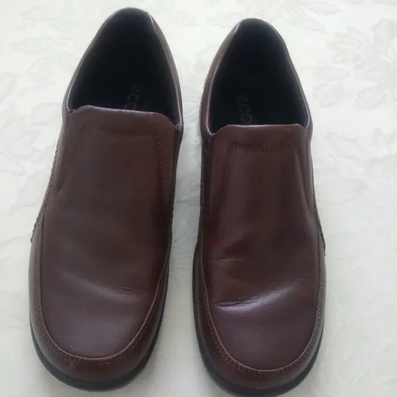 Ecco leather slip on shoes