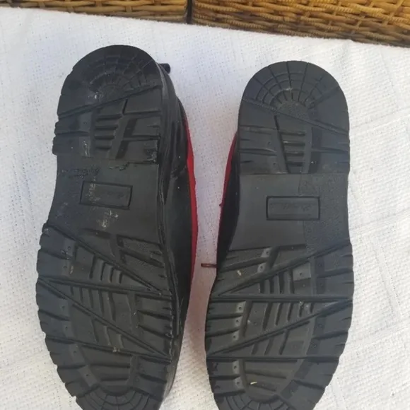 Eddie Bauer Hiking shoes 9.5‎