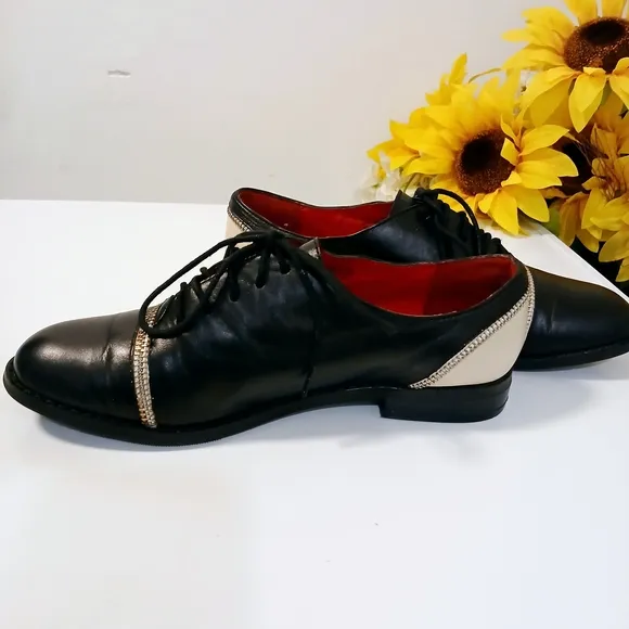 Elegant Black Leather Women's Shoes