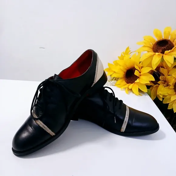 Elegant Black Leather Women's Shoes