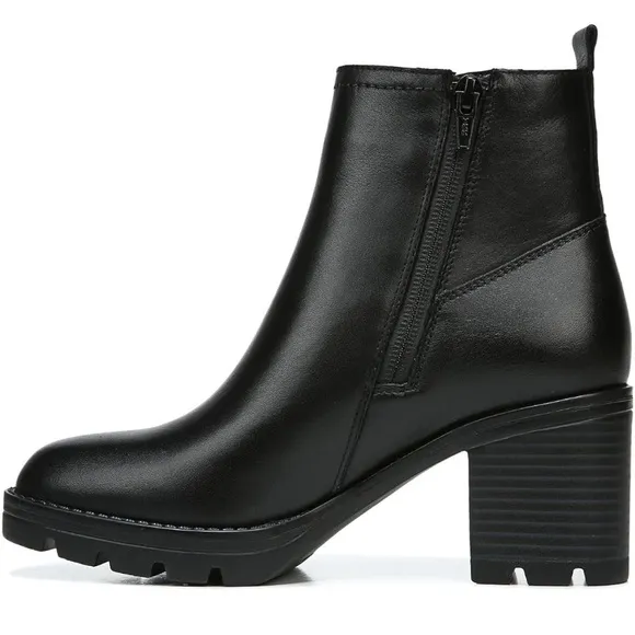EUC (worn twice): The Naturalizer® Verney Weatherproof Bootie in Black - Size 9M