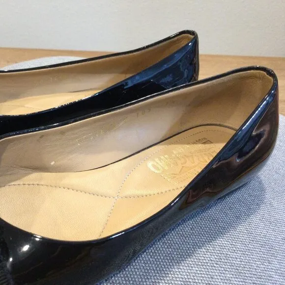 Ferragamo Varina ballerina shoes  SZ 5.5