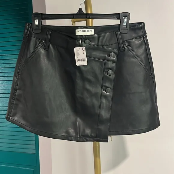 FREE PEOPLE NWT Wynne Vegan Skirt / Black