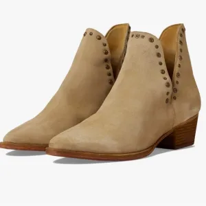 Free People Studded Charm Double V Ankle Boots Tan Women’s Heels Size 8.5