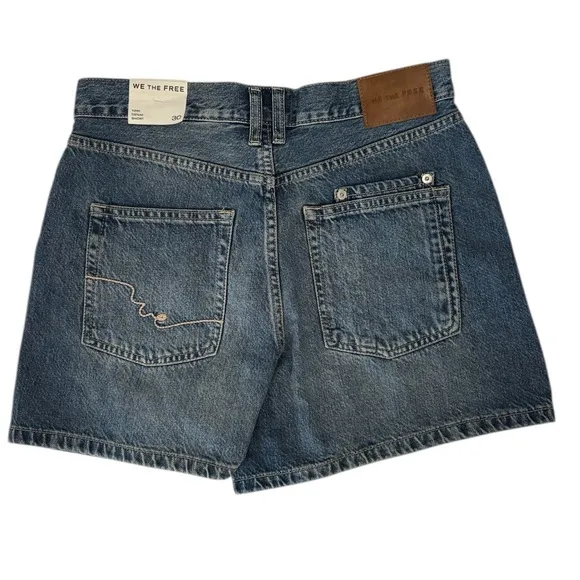 Free People We the Free Tippi Denim Shorts in “In Your Town”. Size 30. NWT