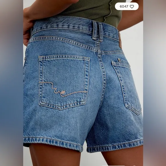 Free People We the Free Tippi Denim Shorts in “In Your Town”. Size 30. NWT
