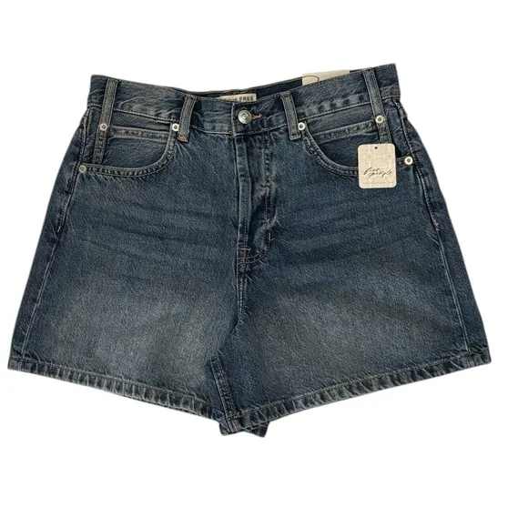 Free People We the Free Tippi Denim Shorts in “In Your Town”. Size 30. NWT