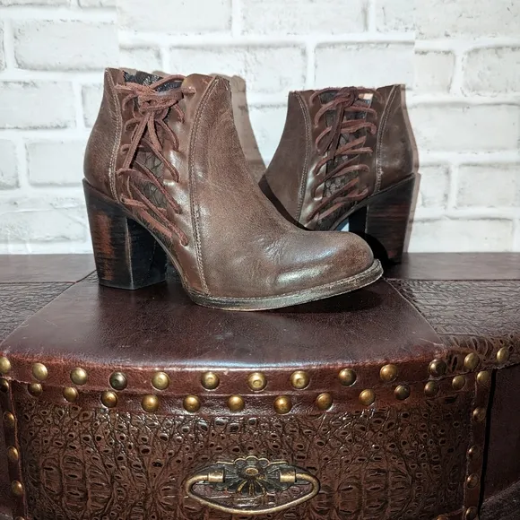 FreeBird BROOK Ankle Boots size 10
