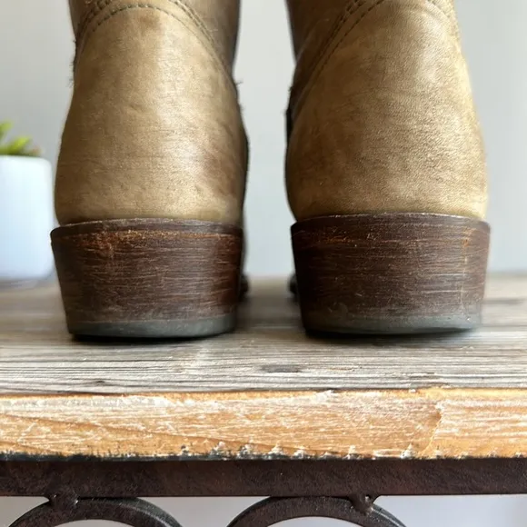 Frye Billy short boots Size 7 1/2