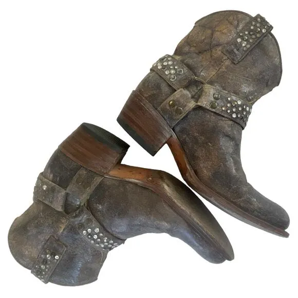 FRYE Boots Women’s Sz 5.5 Deborah Stud Harness Weathered Leather Pull On Brown