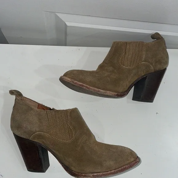 Frye Ilana Women’s Short Leather Suede Ankle Boots size 7 Western