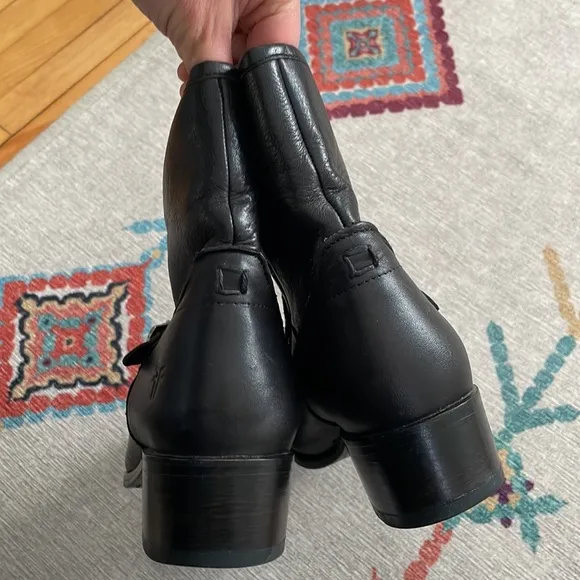 Frye Lynn Buckle Ankle boots