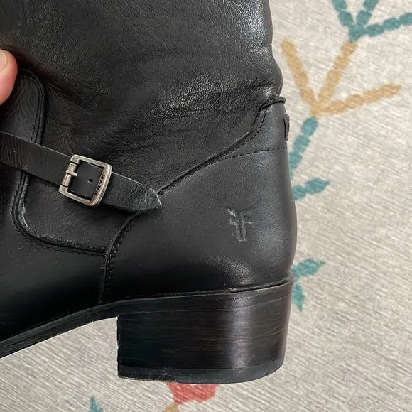 Frye Lynn Buckle Ankle boots