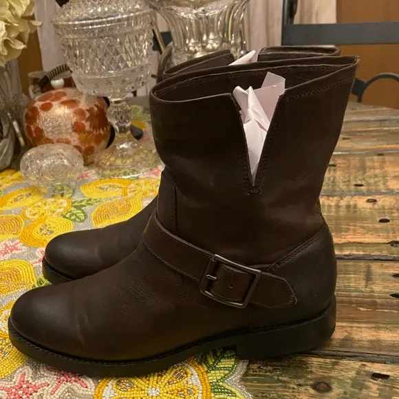 Frye Natalie Engineer Short Women’s Brown Leather Strap Engineer Boots