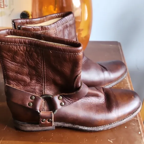 Frye Phillip Harness Boots with Zip Up Back 8b