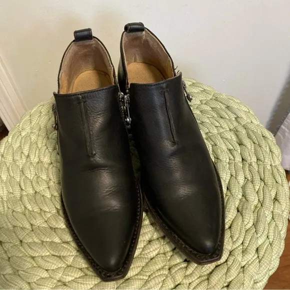 Frye Sacha Moto Black Leather Shootie Zip Ankle Boots