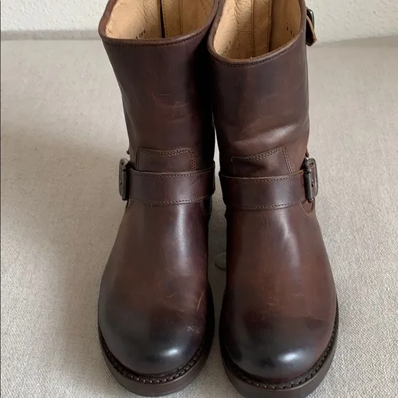 Frye Vera Back Zip Short Boots