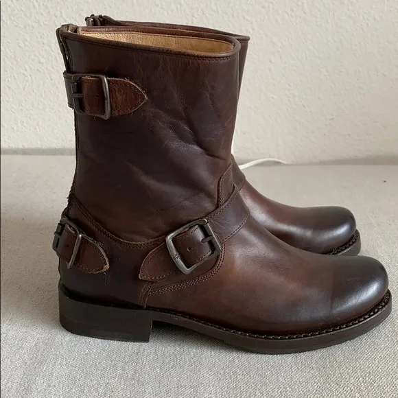 Frye Vera Back Zip Short Boots
