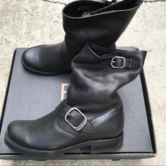 Frye Veronica Short Boot size 6