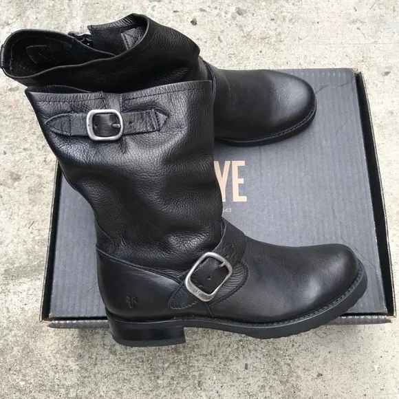 Frye Veronica Short Boot size 6