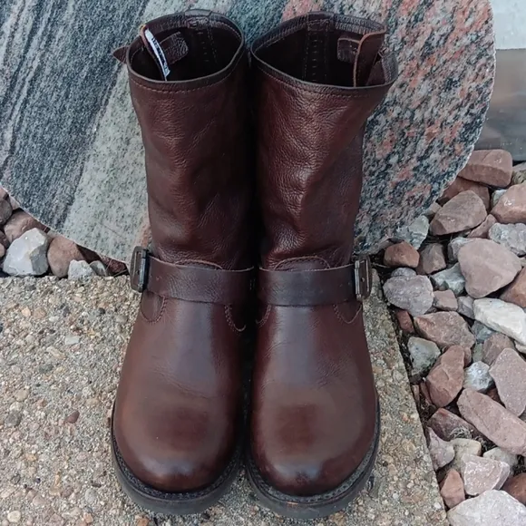 Frye Veronica short slouch brown leather moto buckle strap boots womens 7.5