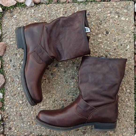 Frye Veronica short slouch brown leather moto buckle strap boots womens 7.5