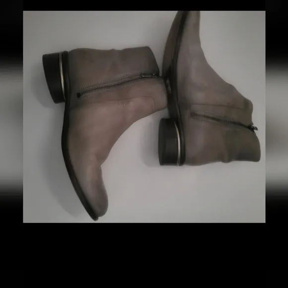 Frye women's ankle boots Grey Charlie Seam size 8B