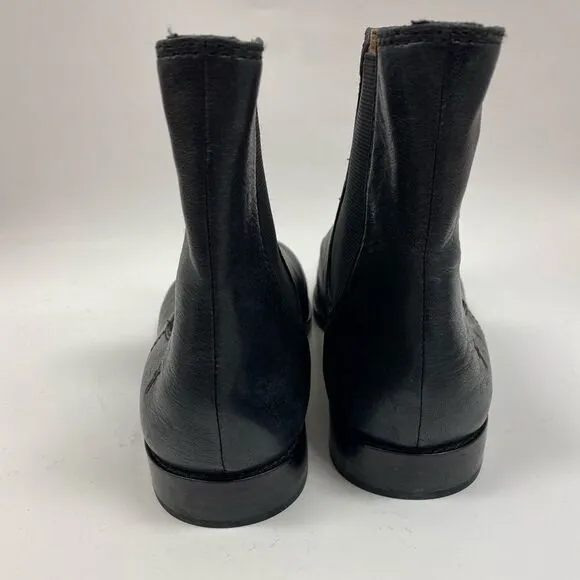 FRYE women’s black leather short ankle boots sz 8.5