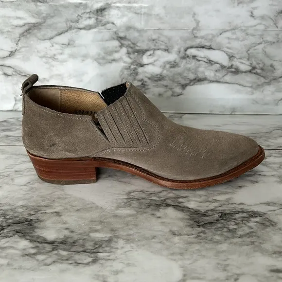 FRYE | women’s size 6 suede leather Billy Shootie made in Mexico western bootie