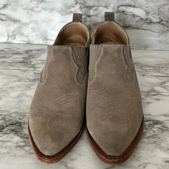 FRYE | women’s size 6 suede leather Billy Shootie made in Mexico western bootie