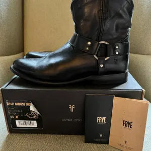 Frye Women's Wyatt Harness Short Boots