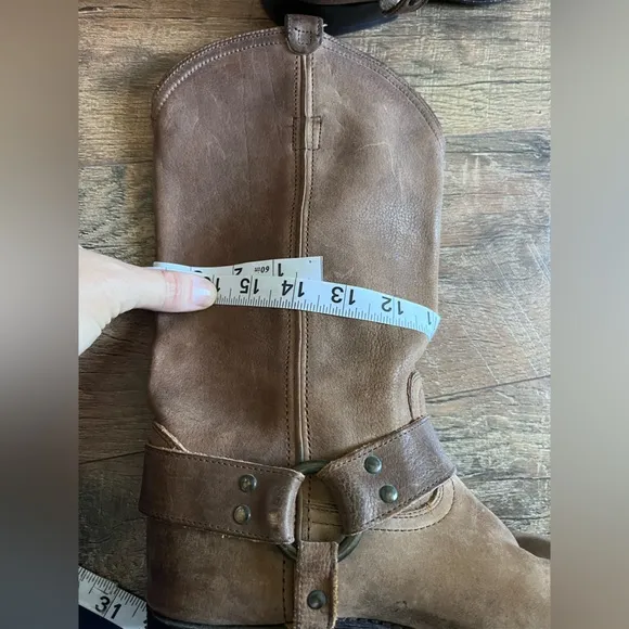 Frye Wyaat Western harness boots Cognac brown distressed leather 76806 Size 6