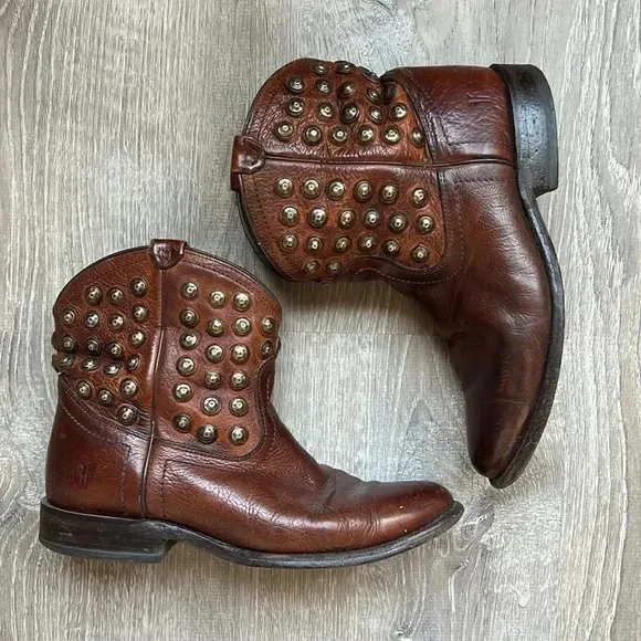 Frye Wyatt Distressed Brown Leather Studded Short Western Boots