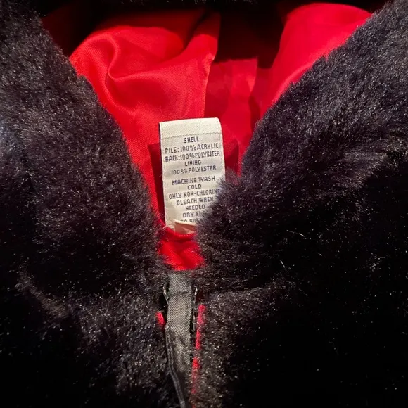 Gap insulated black faux fur girls jacket with red lining XS