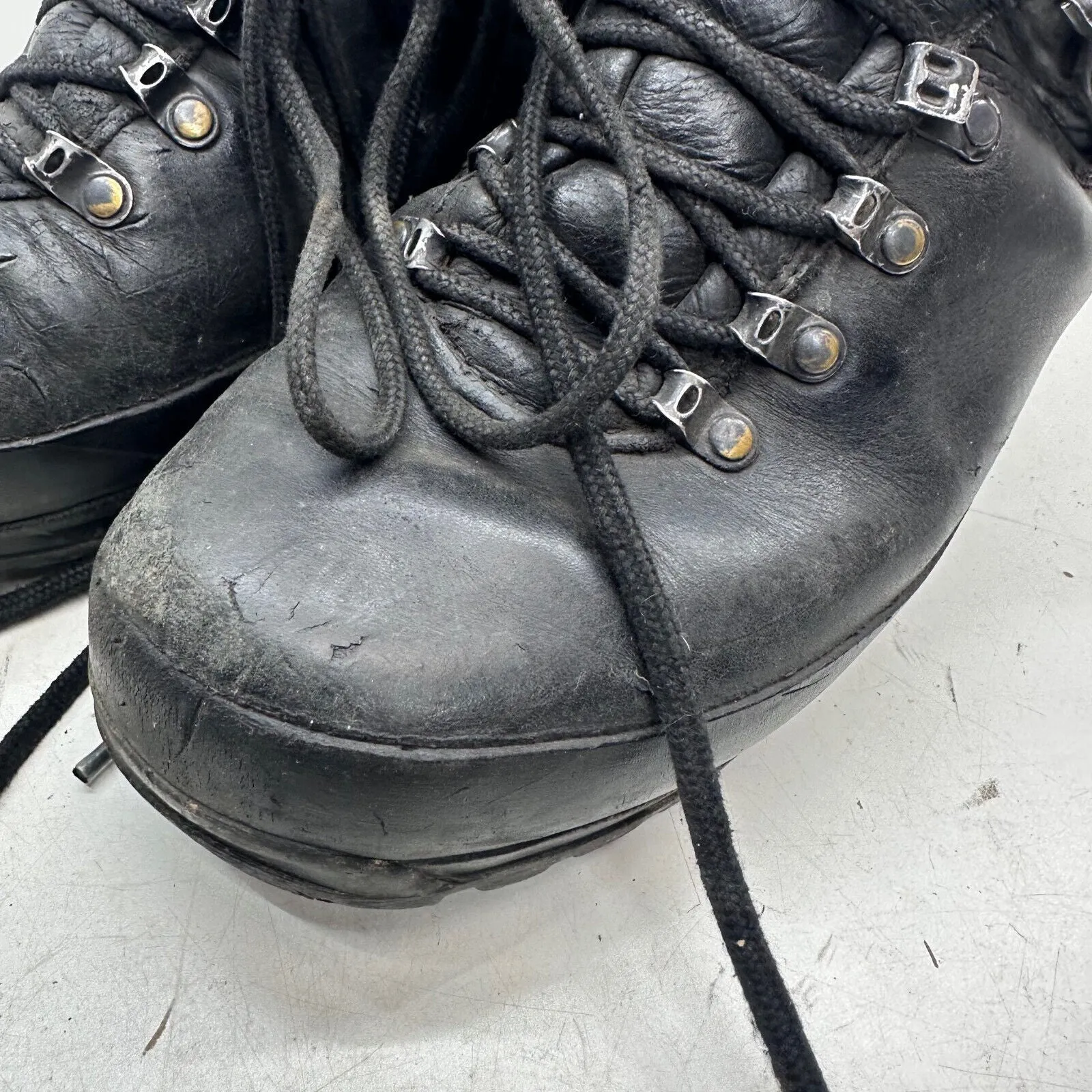 German Army Black Leather Army Heavy Duty Combat Boots Meindl Size EU 42 UK 8