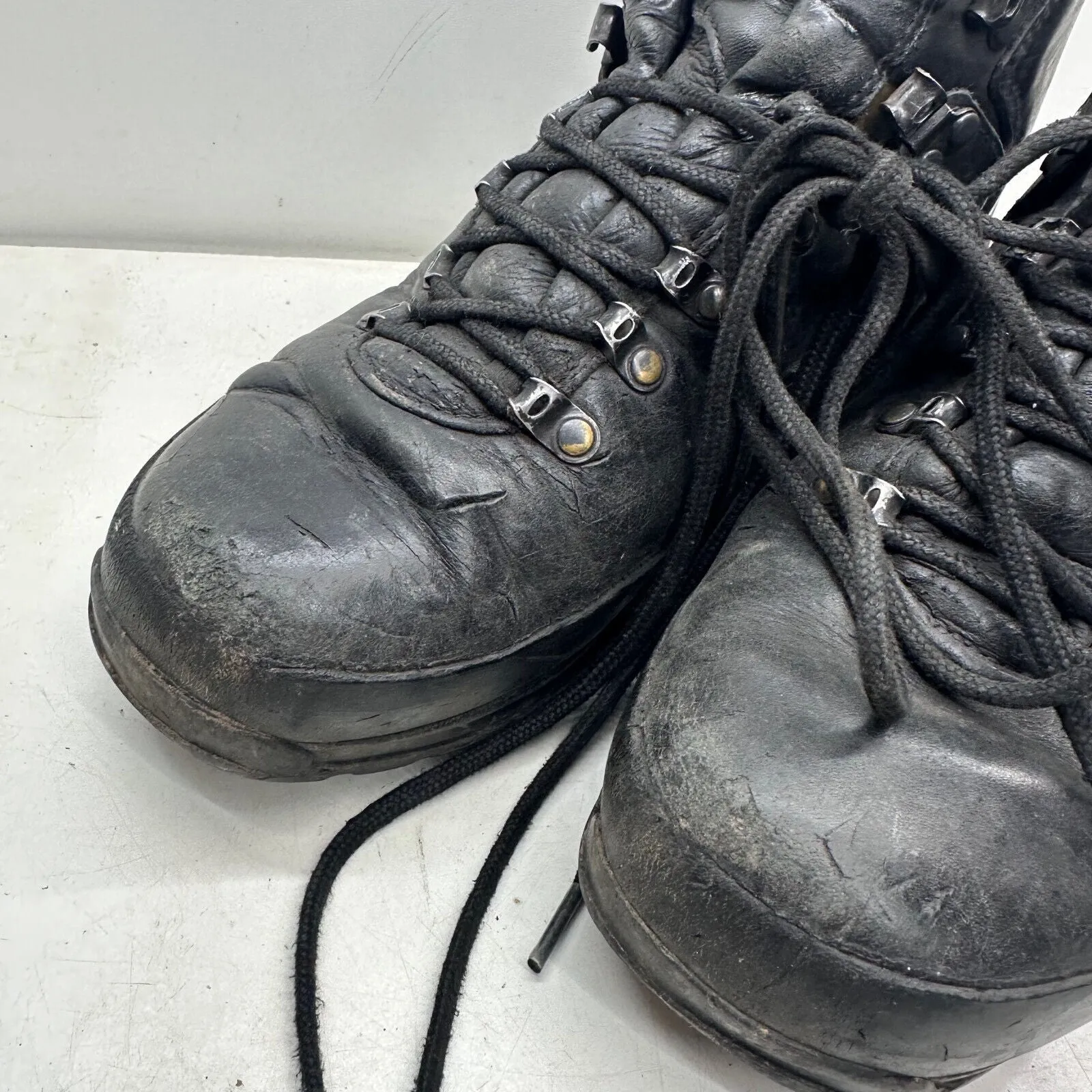 German Army Black Leather Army Heavy Duty Combat Boots Meindl Size EU 42 UK 8