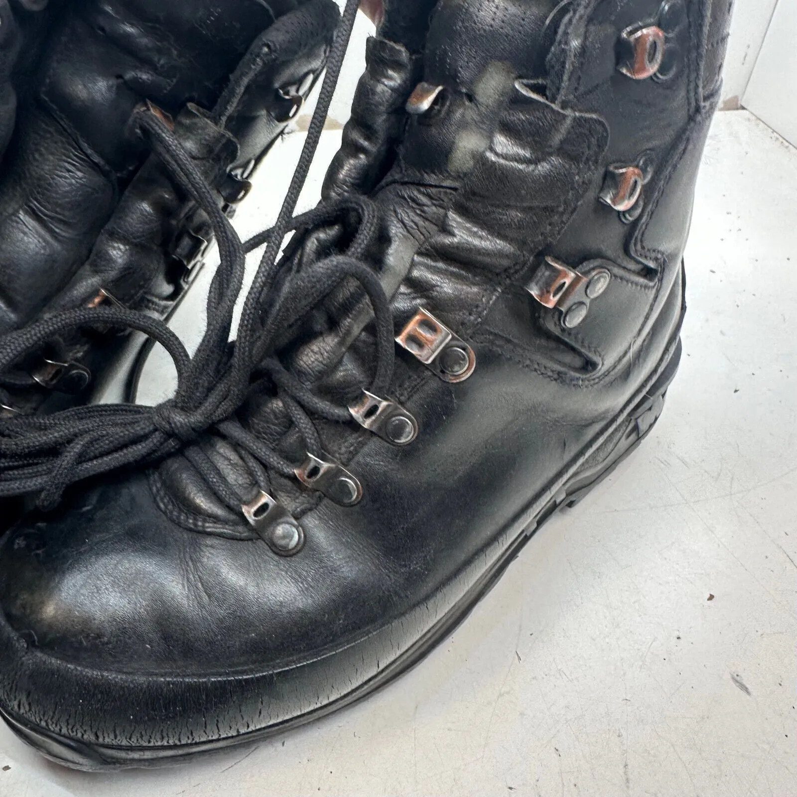 German Army Black Leather Army Heavy Duty Combat Boots Meindl Size EU 42 UK 8
